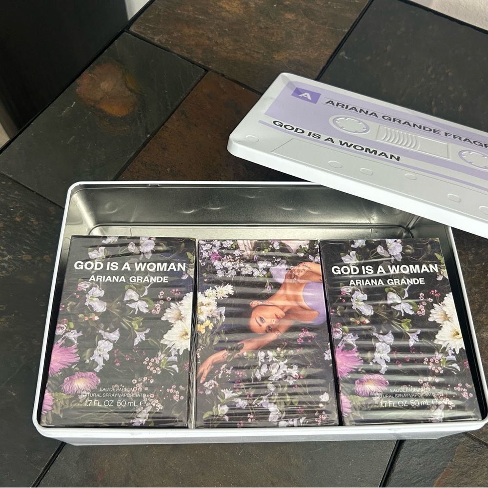 Ariana Grande God Is A Woman Fragrance Set